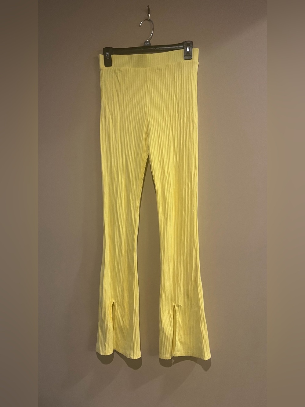 Mango Yellow Ribbed Flared Pants – Size M – NWT